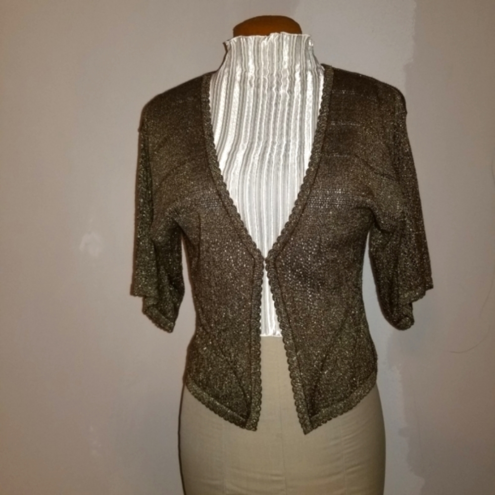 Pout sweater open front with single hook